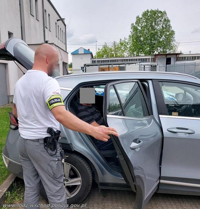 Koluszki. 50-latek polał żonę benzyną i podpalił! Kobieta zabrana do szpitala [ZDJĘCIA].