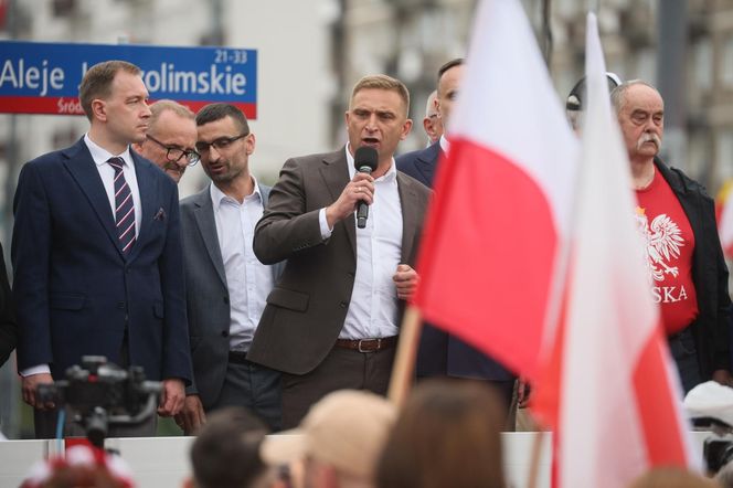 Robert Bąkiewicz na Marszu Powstania Warszawskiego