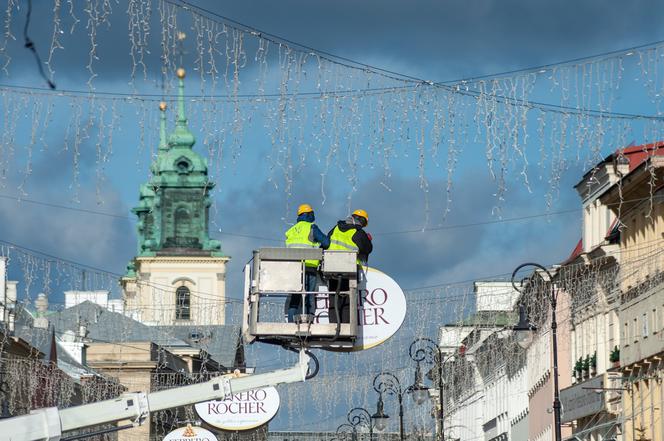 Demontaż świątecznej iluminacji