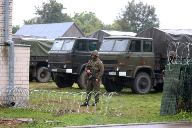Nowy Dwór (woj. podlaskie). Wojskowy obóz w pobliżu granicy z Białorusią