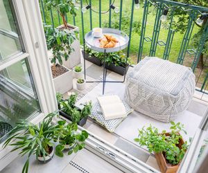 Mały balkon efektowny i praktyczny