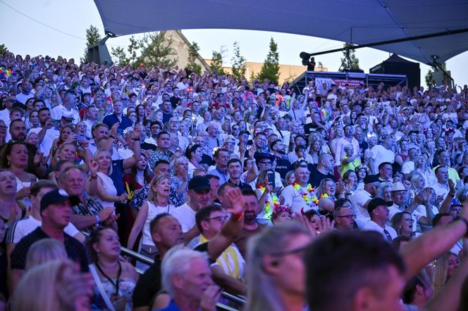 Festiwal Weselnych Przebojów Polsatu. Marcelina Zawadzka jak młoda, Ela Romanowska z wielkim rozcięciem, a Miszczak kwitnie!