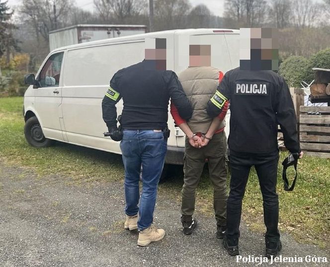 Próbował wciągnąć nastolatkę do busa! Wcześniej proponował podwózkę