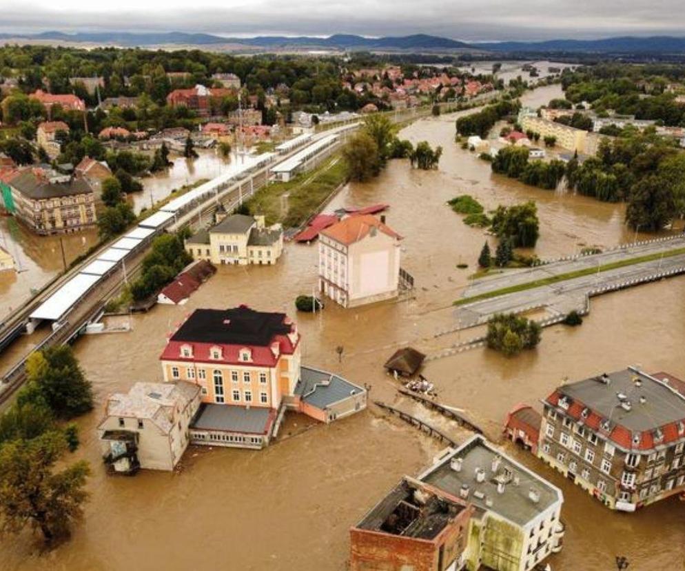 Darowizny i usługi dla poszkodowanych w powodzi będą zwolnione z VAT