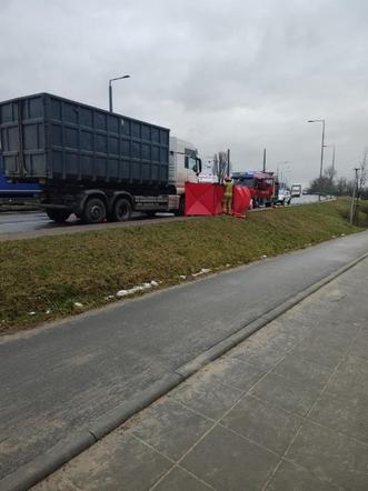 Koszmarny wypadek w Częstochowie. Mężczyzna wszedł pod ciężarówkę