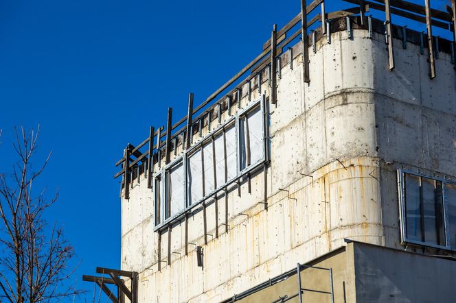 Nadbudowa kamienicy na Gocławku w Warszawie