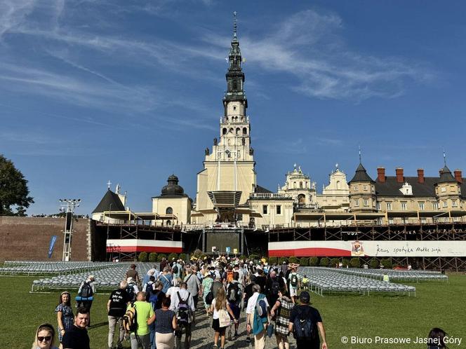 II szczyt pielgrzymkowy na Jasną Górę. Więcej pątników niż w zeszłym roku