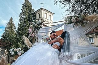 Wielkie zaskoczenie! Matt Palmer, muzyk i uczestnik Hotel Paradise ożenił się. Mamy zdjęcia!