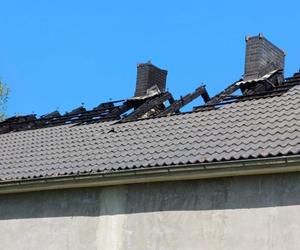 Tak wyglądają zgliszcza dachu i poddasza po pożarze w Boleminie pod Gorzowem