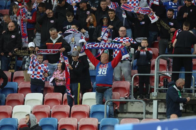 Górnik Zabrze zmierzył się z Zagłębiem Lubin. Kibice rozgrzewali piłkarzy z trybun