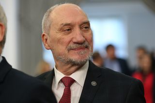 Macierewicz nie jest politycznym wariatem, ale cynicznym manipulatorem