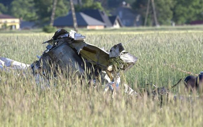 Katastrofa samolotu w Rębielicach Królewskich. Zginął pilot ze swoją matką