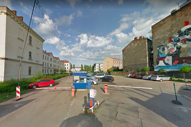 Park przy ul. Karmelickiej nie tak prędko. Konserwator zabytków staje okoniem