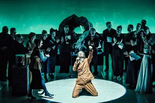 Vanda Novak zadebiutowała na operowej scenie - buty marki w światowej premierze Głos Potwora