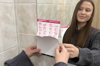 „Pink Ribbon” – licealistki z Siedlec mówią o walce z nowotworem piersi