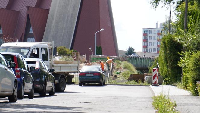 Lublin. Kładka wróciła na swoje miejsce. Jak wygląda konstrukcja nad ulicą Filaretów? Mamy ZDJĘCIA!