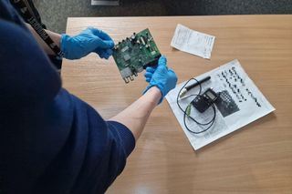 57-latek zatrzymany we Wrocławiu za zatrzymywanie pociągów. Trafił do aresztu