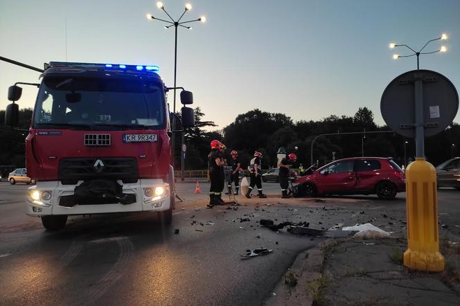Wypadek drogowy na skrzyżowaniu ulic Stella-Sawickiego i Bora Komorowskiego