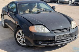 Drogowcy znów sprzedają wraki z ulicy. Wśród nich jest Chrysler w kwiatki