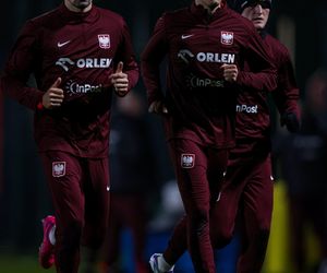 Robert Lewandowski i inni kadrowicze na treningu reprezentacji Polski