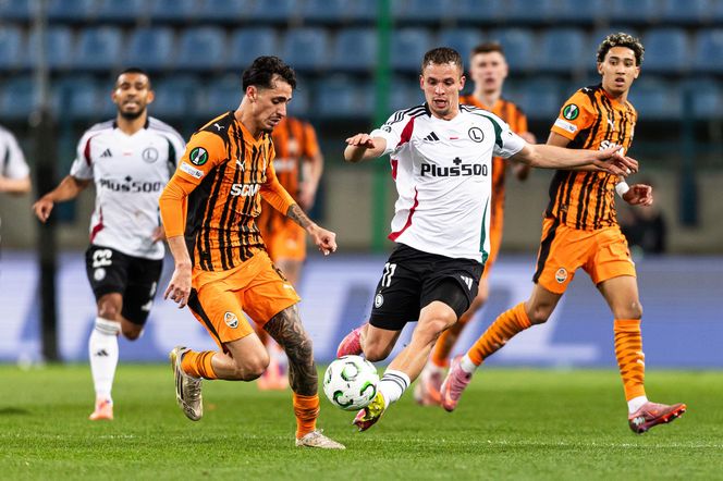 Legia - Szachtar: transparent kibiców