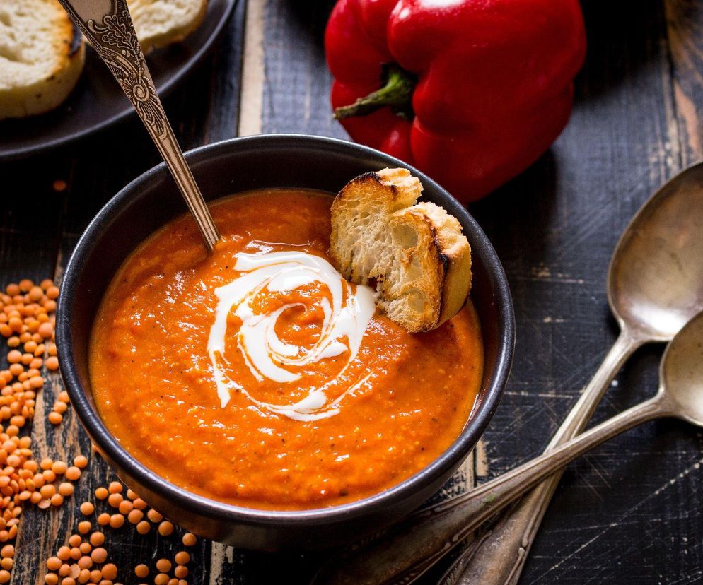 Zupa soczewicowa z dynią. Przepis na wegański obiad w 5 krokach