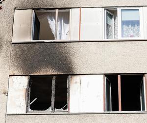 Pożar w bloku w Ostrowie Wielkopolskim. Nie żyje jedna osoba, 10 jest rannych