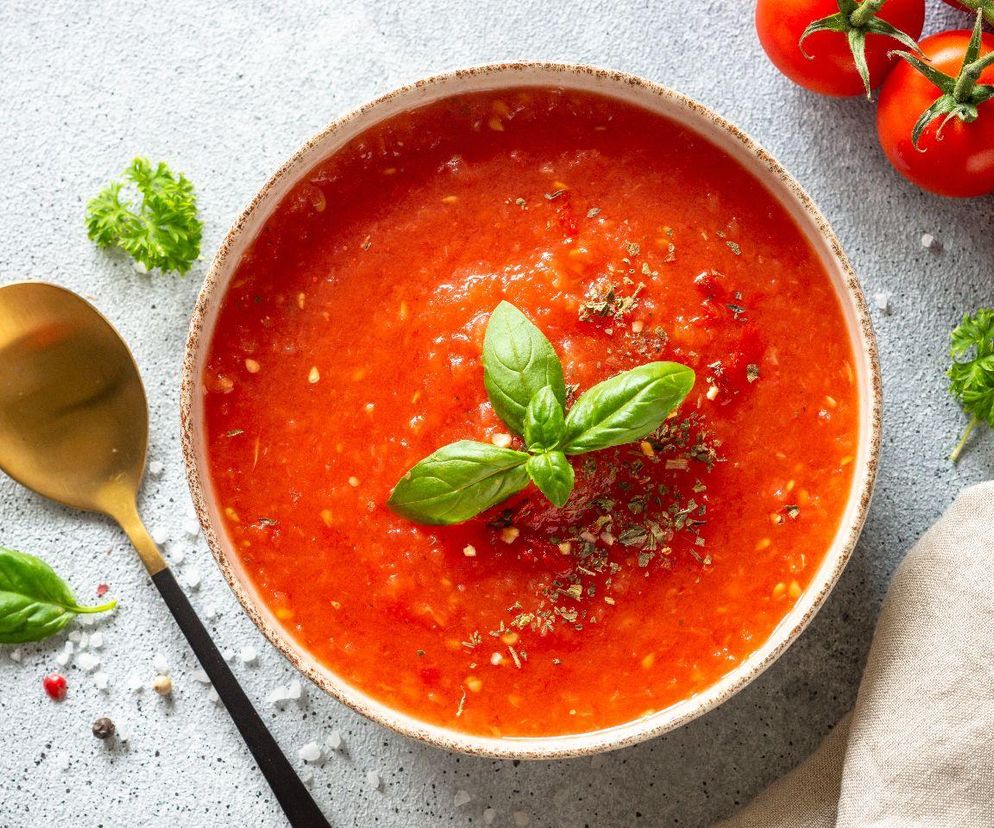 jak doprawić zupę pomidorową