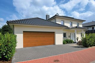 Hörmann - energooszczedna brama garazowa - Decograin, brama segmentowa
