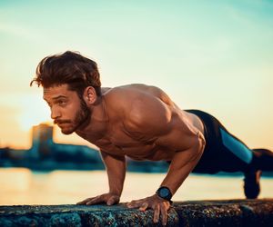 Pompki - jak robić prawidłowe pompki na klatkę piersiową i biceps?