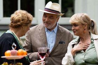 Barwy szczęścia odc. 3083. Józefina Rawiczowa (Elżbieta Jarosik), Andrzej Ostoja-Modrzejewski (Leon Charewicz), Małgorzata (Adrianna Biedrzyńska)