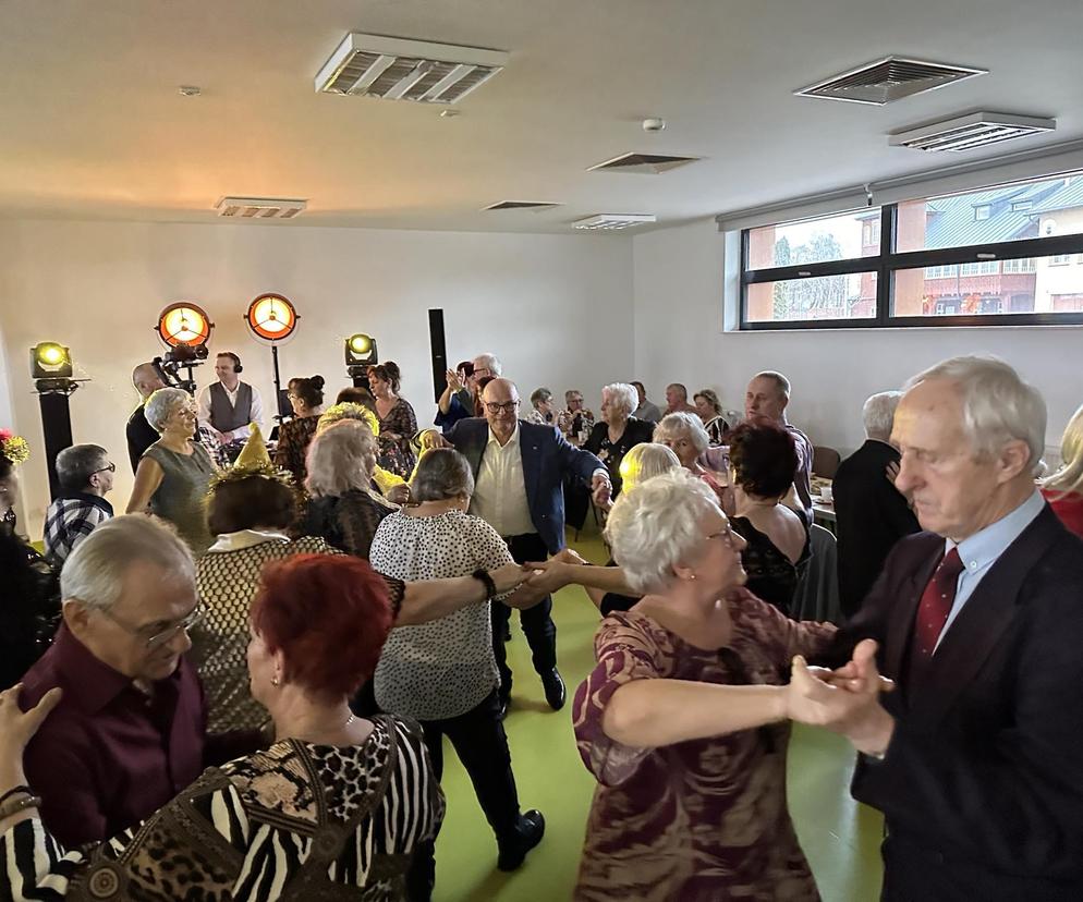 „Karnawałowe fajfy” dla Seniorów z Grudziądza. Tak było na balu w Marinie 