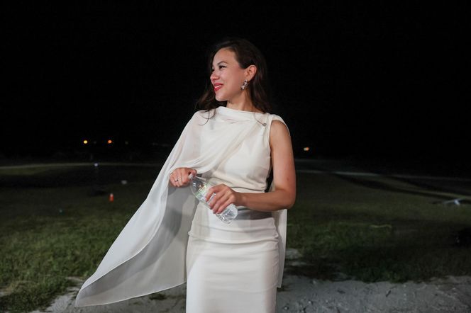 Aleksandra Uznańska-Wiśniewska miała na sobie białą suknię. 