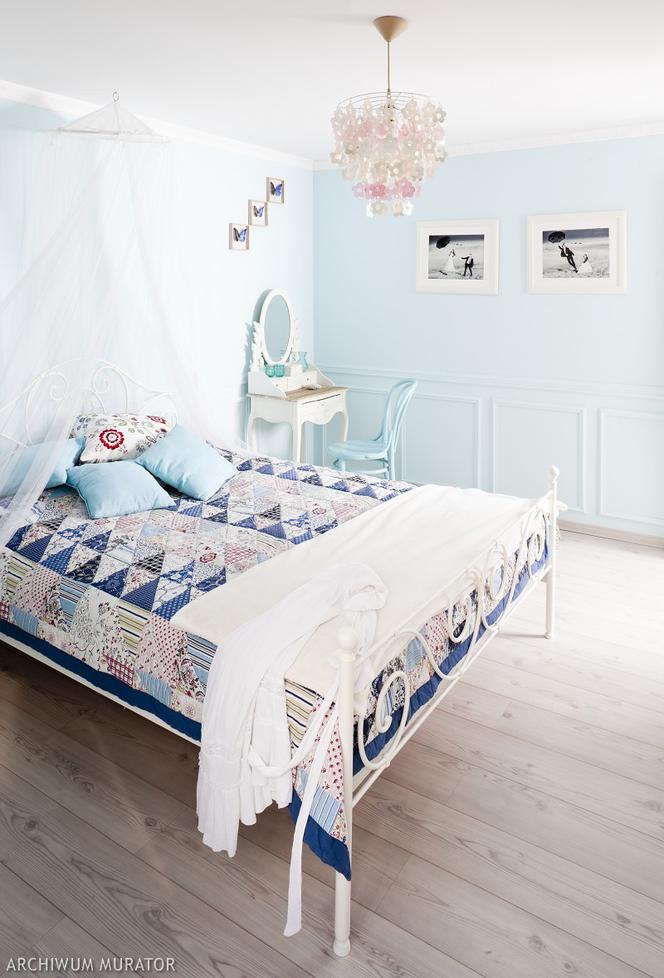 Aranżacja sypialni w stylu romantycznym: w błękicie