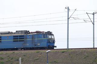 MAKABRA w Skierniewicach! ZGINĘŁA kobieta potrącona przez pociąg towarowy