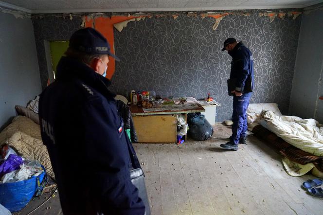 Bydgoscy policjanci pomagają bezdomnym