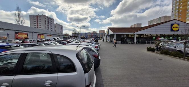 Mordercza wojna dyskontów. Toruńskie warzywniaki tylko na niej zyskują!
