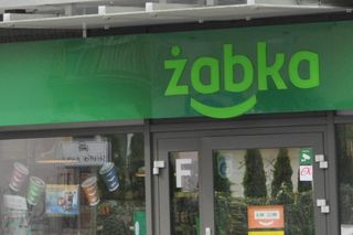 Zakaz handlu w Wigilię 2025. Czy zrobimy zakupy w Żabce? 