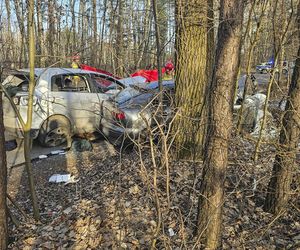 Wypadek w Jaworznie w Seacie zginęła matka, 2 letnie dziecko przeżyło.