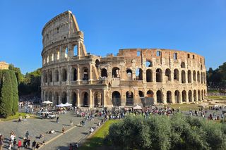 To miasto Siedmiu Wzgórz. Z lotniska w Rzeszowie dolecisz tam w niecałe trzy godziny