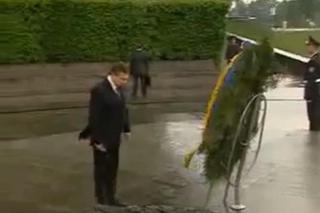 Komorowski i Janukowycz razem nad mogiłami w Wołyniu