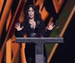 Cher - ROCK'N'ROLL HALL OF FAME