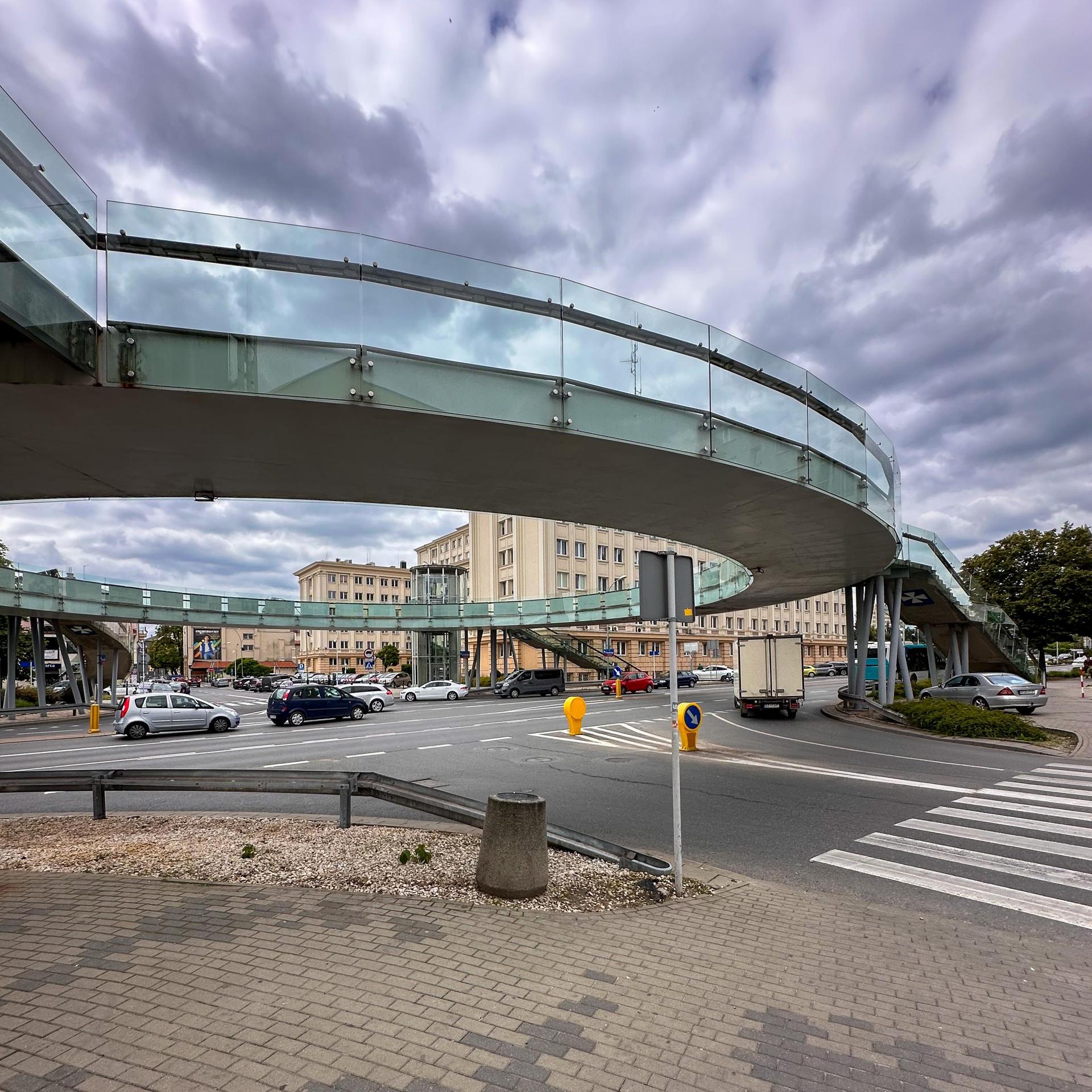 Okrągła kładka dla pieszych w Rzeszowie