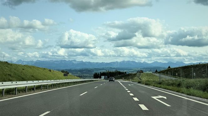 Tak wygląda nowy odcinek zakopianki Rdzawka-Nowy Targ. Widoki zachwycają