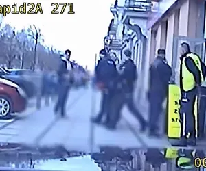 Napad na bank w Częstochowie. Policjanci pędzili 140 km/h przez miasto. Zobacz wideo
