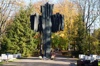 Wszystkich Świętych 2023. Wielkie kwestowanie na Cmentarzu Rakowickim w Krakowie