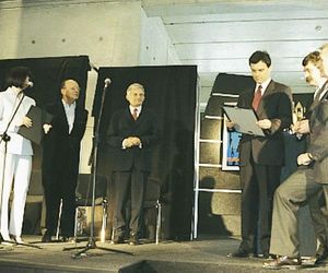 Od lewej Ewa P. Porębska, Stanisław Fiszer, Jerzy Buzek, Krzysztof Ingarden, Jacek Ewy, Tadeusz Chruścicki (Przewodniczący Rady Fundacji Kyoto-Kraków) 