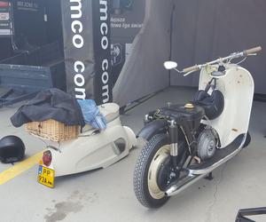 Osy kręciły kółka na stadionie żużlowym w Lesznie. Ogólnopolski zlot skuterów Osa Osieczna-Leszno 