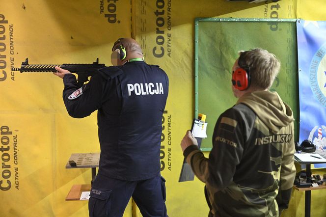 Zawody strzeleckie w Warszawie. Z bronią weterani, funkcjonariusze i żołnierze