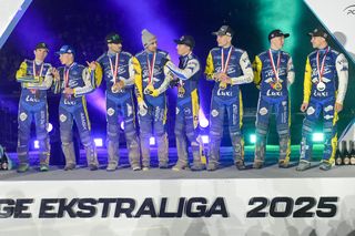 Ceremonia wręczenia trofeum po finale PGE Ekstraligi. Tak cieszył się PRES Toruń!